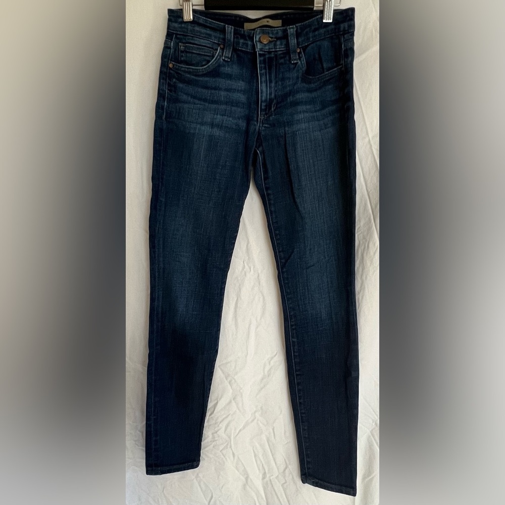 Joe’s Jeans - Petite Skinny 26